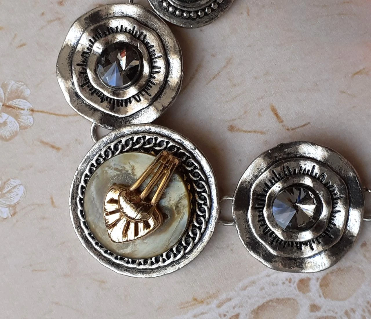 Collier vintage en argent avec cristaux et nacre – photo 2